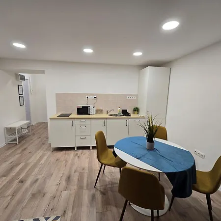 Апартаменты Rakoczi Retreat - In The Heart Of