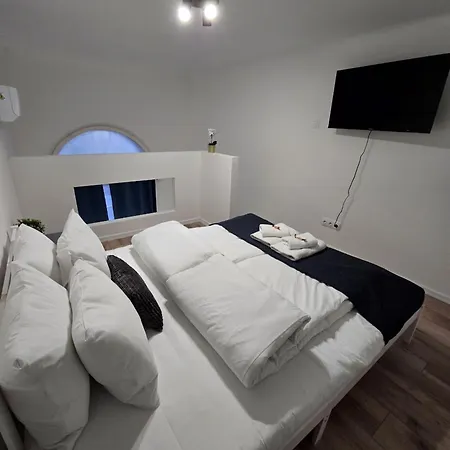 Апартаменты Rakoczi Retreat - In The Heart Of